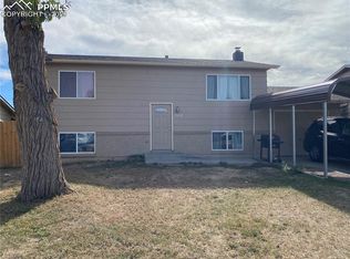 1652 Kensington Dr, Colorado Springs, CO 80906