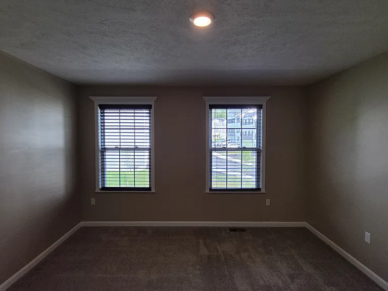 605 Alessia Ct — Photo 27