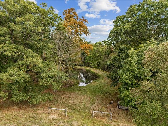 3rd image of 2 Deerfield Rd