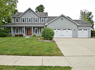 5833 Eagle Creek Dr, Fort Wayne, IN 46814