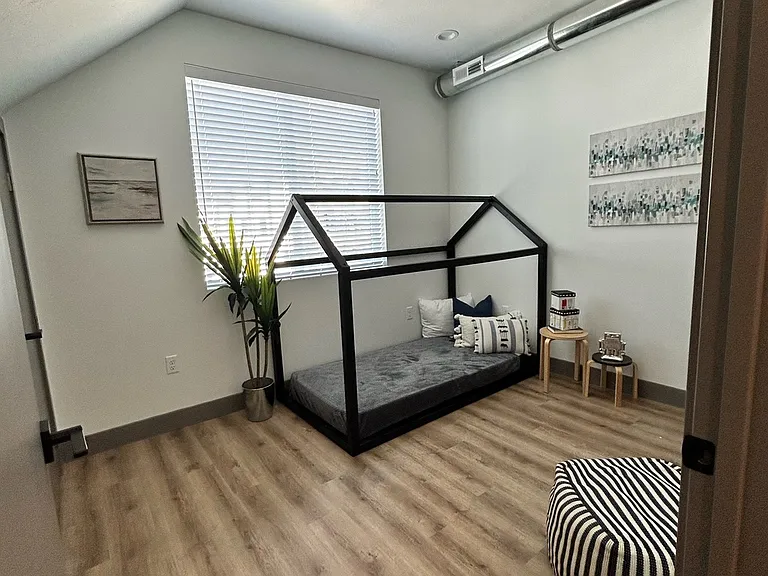2nd Bedroom