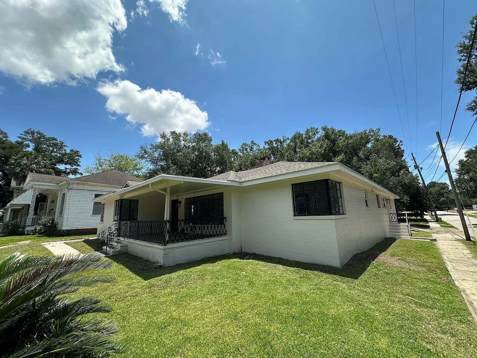 4 bed, 2318 sqft, $2,700 — Photo 2