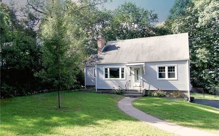 1st image of 124 Greenwood Dr
