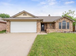 6343 N Park Dr, Watauga, TX 76148
