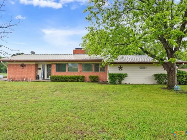 210 E Leon St, Gatesville, TX 76528