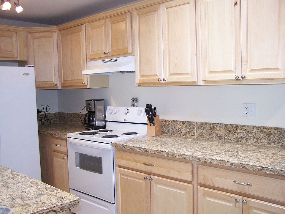2nd image of 890 S Dudley St