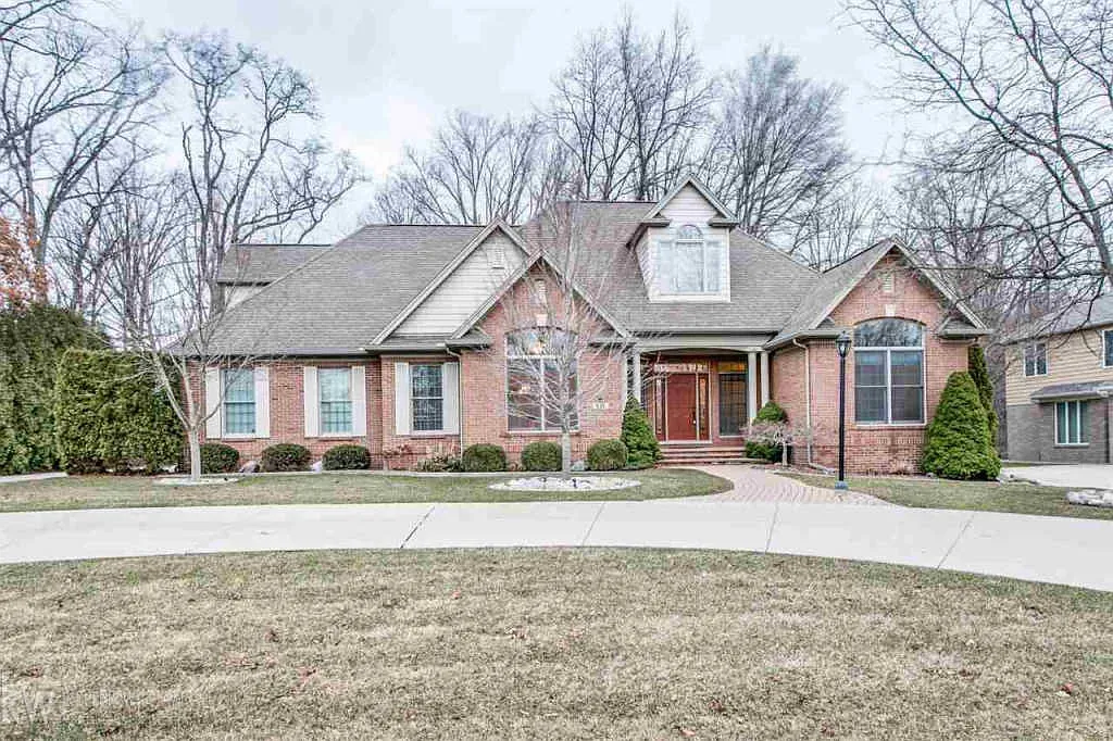 622 Highland Dr photo 1