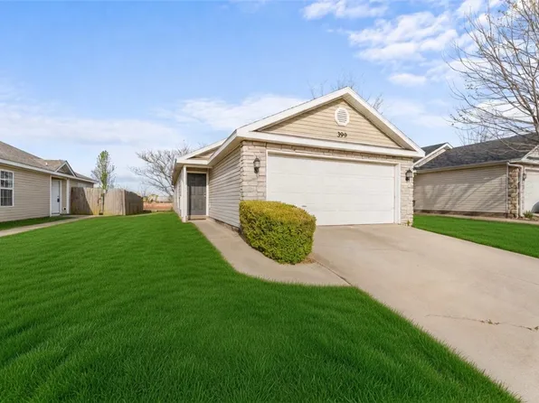399 Cascade Cir, Springdale, AR 72764