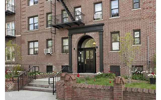 Sold by Douglas Elliman | media 19