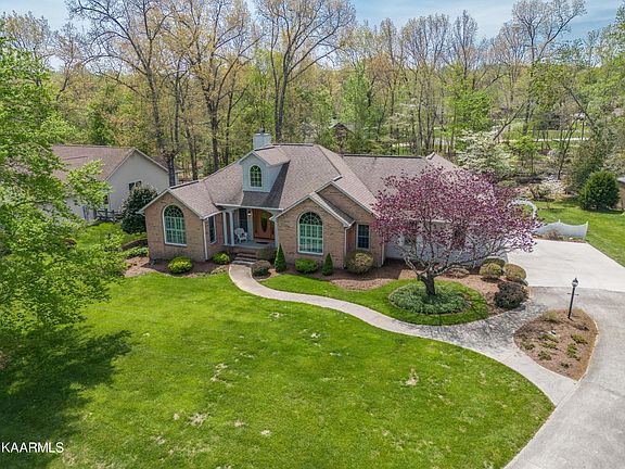 3rd image of 15 Thames Ct