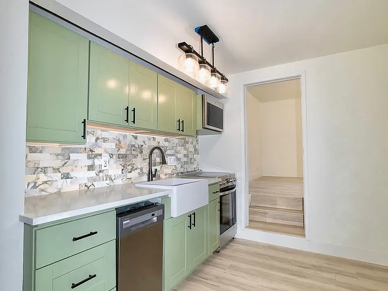 1565 NW Wall St #136/137 — Photo 6