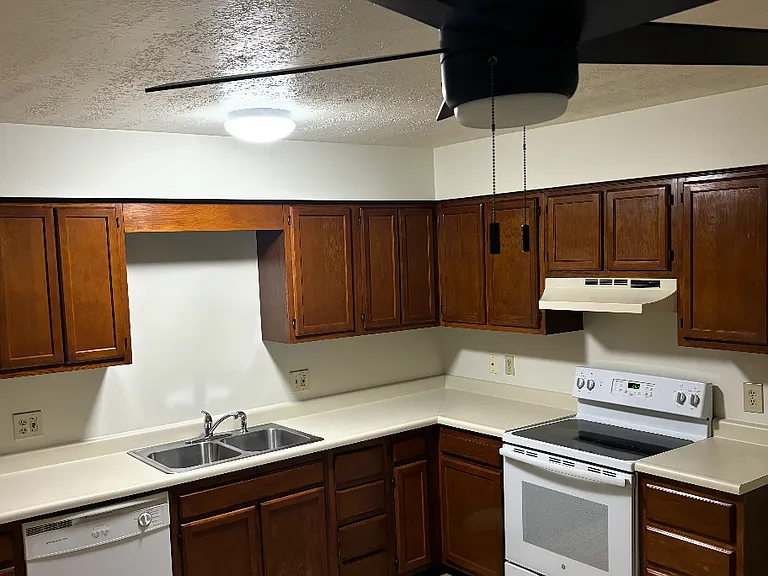 3607 Vicary Sq NE #3 — Photo 10