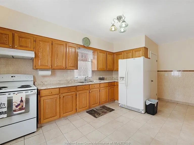 907 Gladstone Ave #MAIN — Photo 8