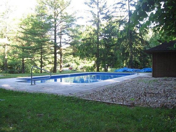 2nd image of 1731 Wren Ln
