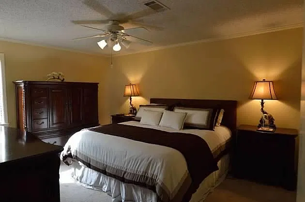 3 bed, 1400 sqft, $1,600 — Photo 2