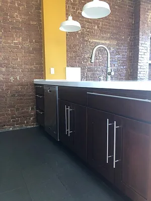 Rented by Alexander Bilu, LREB | media 9