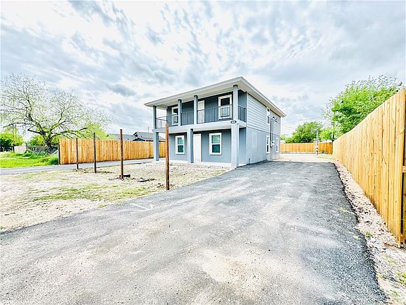 3rd image of 8206 Sosa Cir #2