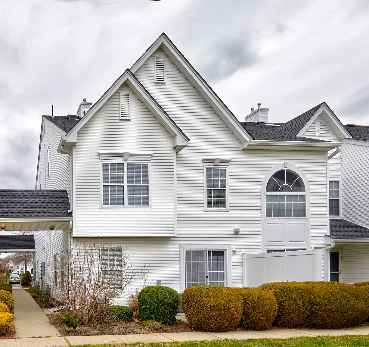 65 Madison Ct photo 1