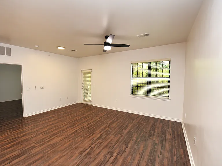 Legend V Apartments — Photo 16