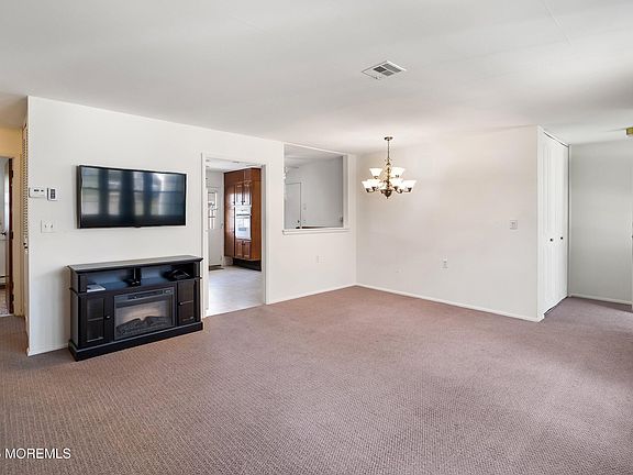5th image of 480A Thornbury Court