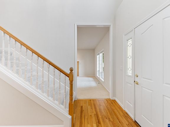 5th image of 310 NW Foxglove St