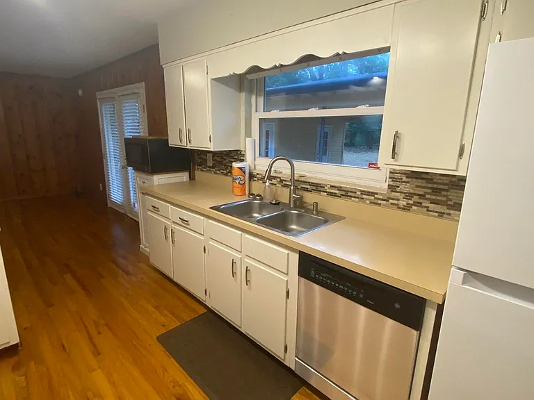 1504 Sunset Ln — Photo 7