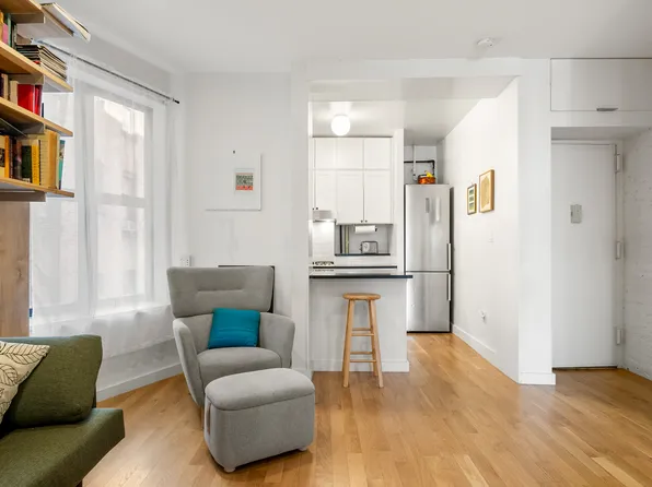 834 Riverside Drive image 5 of 31