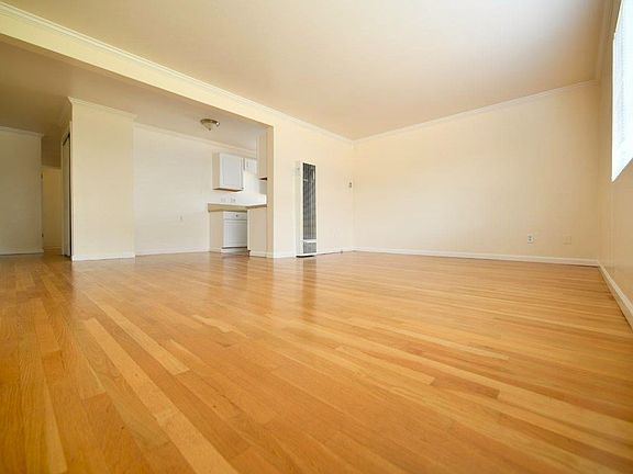 4th image of 411 E 17th St APT 28
