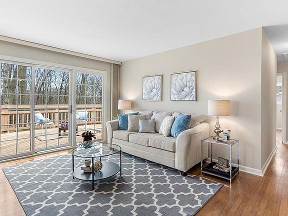 Gorgeous Wall of Windows !