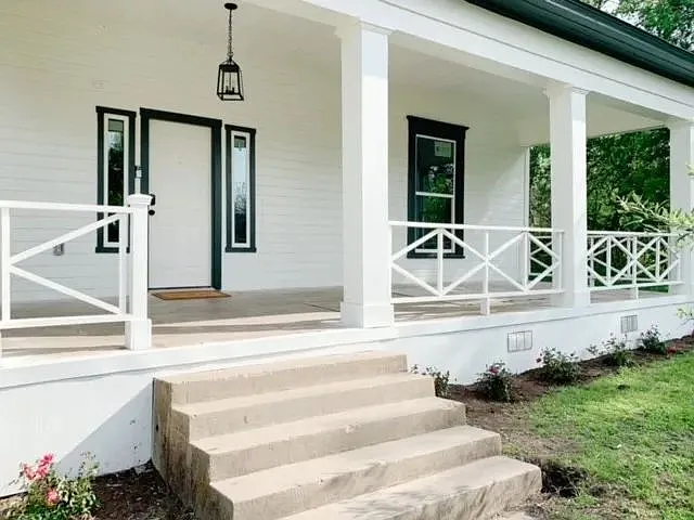 2204 Parrott Ave — Photo 3