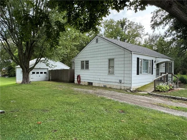2519 South St, Lexington, MO 64067