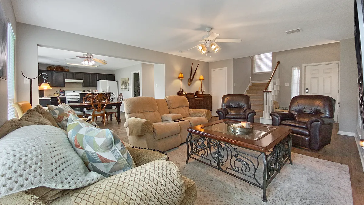 Building Photo - 3805 Meadow View Dr