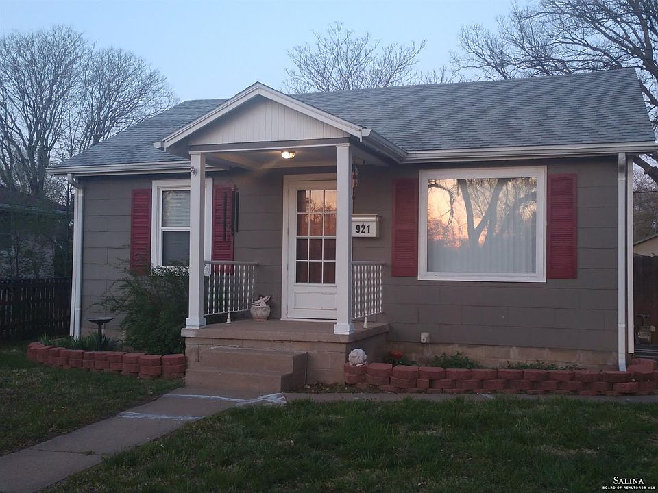 1st image of 921 S 2nd St