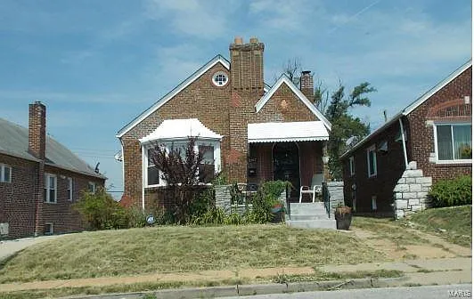 5947 Drury Ln photo 1