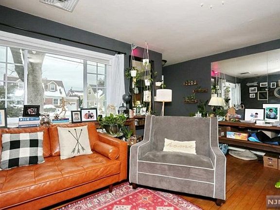 5th image of 8 Park Ave #5