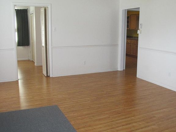 2nd image of 206 E Arbor Ave