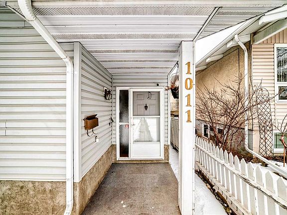 2nd image of 1011 E 17a St NE