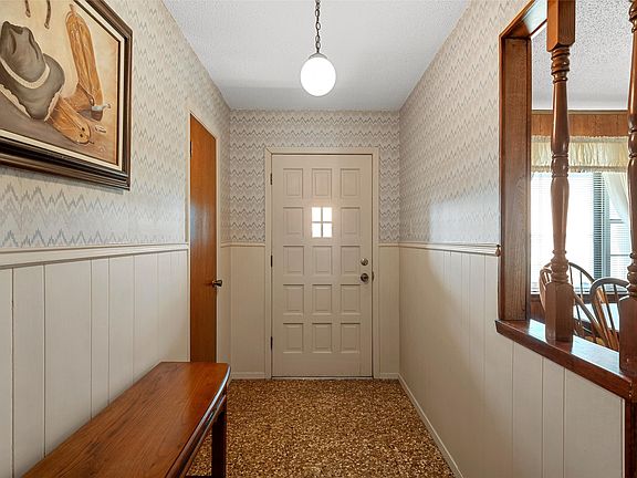 3rd image of 824 Iron Bridge Rd