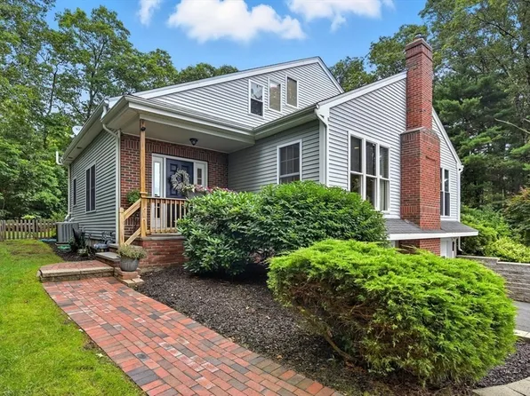 133 Pleasant St #2, Plainville, MA 02762