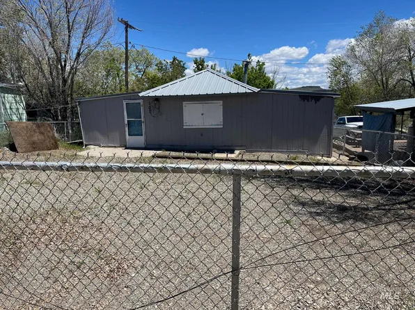 107 McCulloch Dr, West Magic, ID 83352