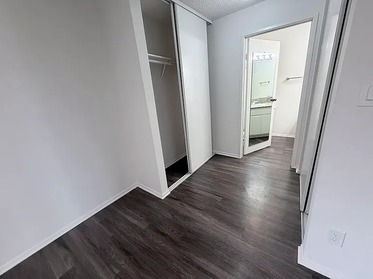 HILLHAVEN APARTMENTS — Photo 22