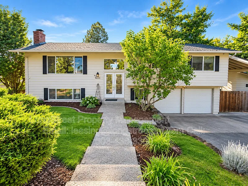 869 Meadowlawn Dr SE