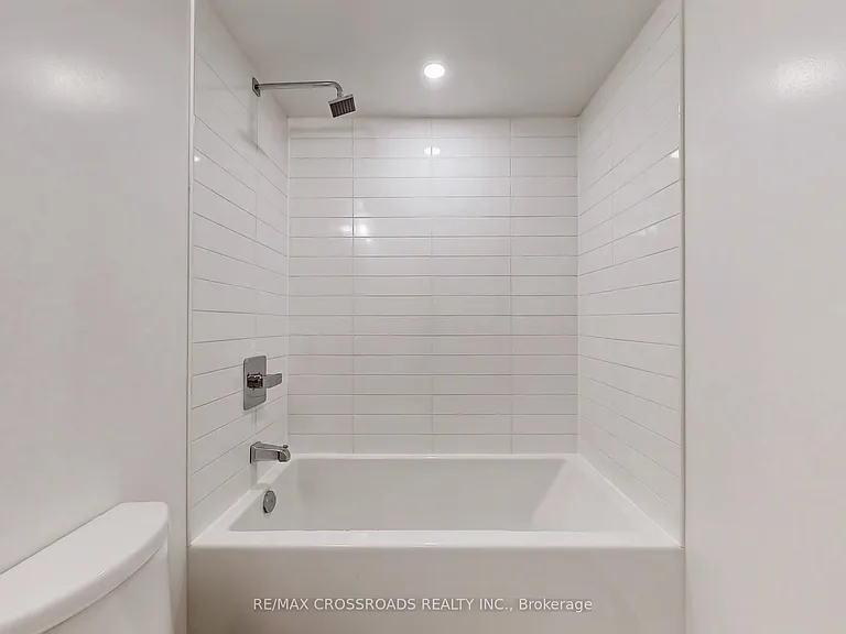 2033 Kennedy Rd #3303 — Photo 23