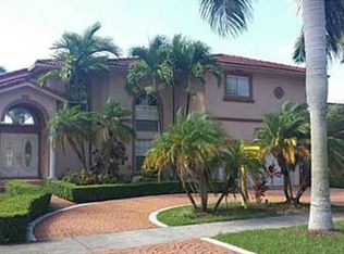 15860 SW 42nd Ter, Miami, FL 33185