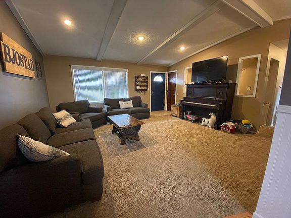 1st Floor Living Room