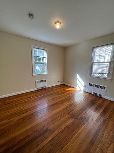 1st image of 25 Woodlawn Ave