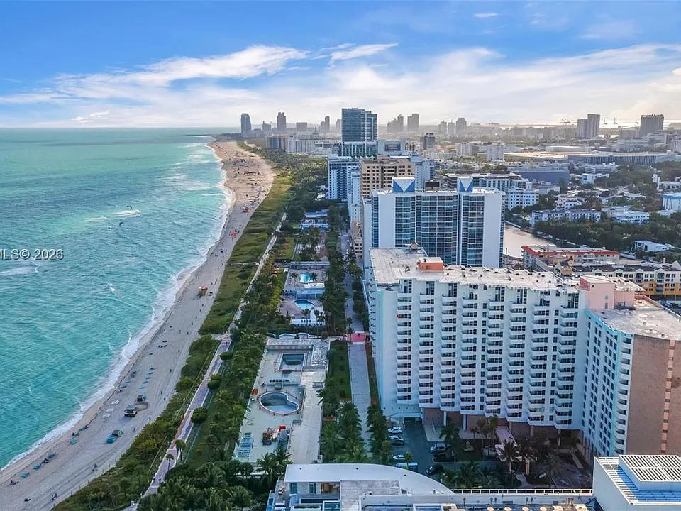 2899 Collins Ave #702