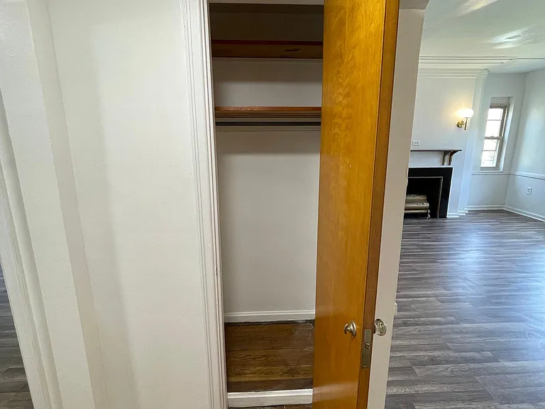 877 Ludlow Ave #4 — Photo 5