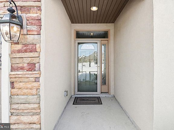 2nd image of 4305 Stoneleigh Ct