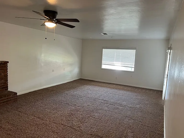 3704 Laverne Ave — Photo 7